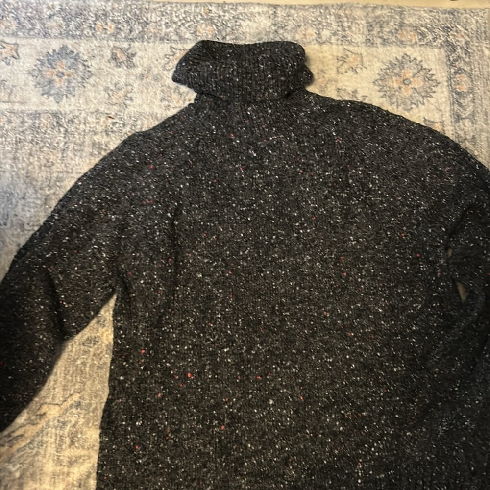 Gap charcoal grey wool/cashmere blend turtle neck sweater